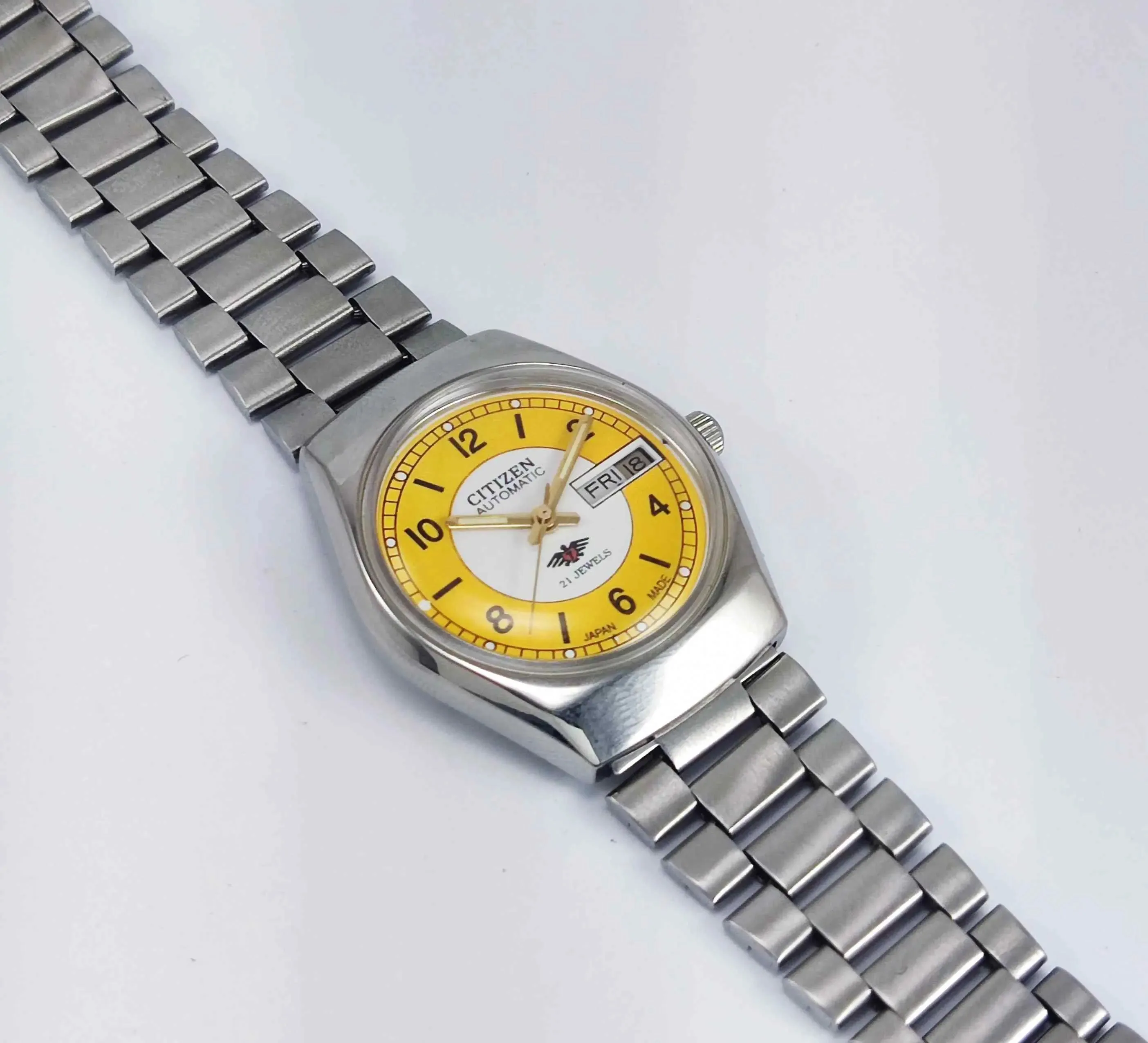 Citizen Automatic 8200A White-Yellow Dial 21 Jewels Day Date Men's Mechanical Watch
